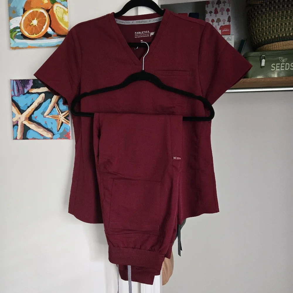 Fabletics Set Wine Color Scrubs Medium - Picture 1 of 7